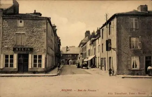 Ak Rocroi Ardennes, Historische Straße, Gebäude mit Inschrift MELIN, französisches Dorf, Altbau