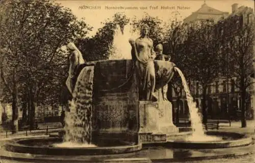 Ak München Bayern, Nornenbrunnen, Totalansicht, Architekt Prof. Hubert Netzer