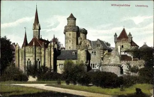 Ak Bad Honnef am Rhein, Löwenburg, Schloss, hohe Türme, mittelalterliche Architektur, Landschaft