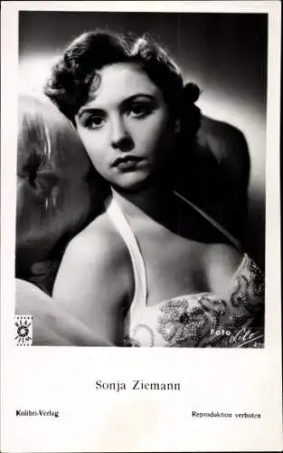 Ak Schauspielerin Sonja Ziemann, Portrait