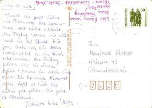 Ak Mädchen in einem Heißluftballon, Blumen