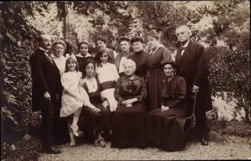 Foto Ak Familie, Gruppenfoto
