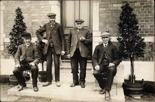 Foto Ak Männer, Gruppenbild