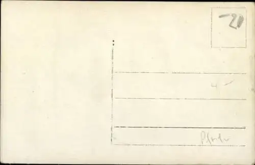 Foto Ak Kaiserlicher Kavallerist zu Pferde im Feld