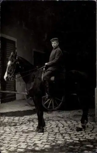 Ak Böblingen in Württemberg, Soldat zu Pferd vor einer Kutsche