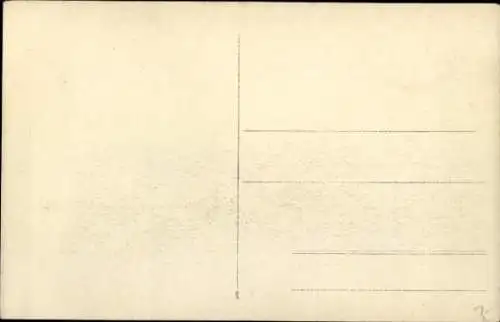 Ak Hoppegarten in Brandenburg, Zwei berittene Soldaten vor Bäumen und einer Wiese