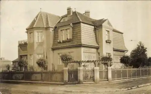 Foto Ak Neuwelzow Welzow Niederlausitz, Villa