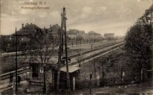 Ak Welzow in der Niederlausitz, Brikett-Fabrik Werminghoff, Werminghoffstraße, Bahnanlagen
