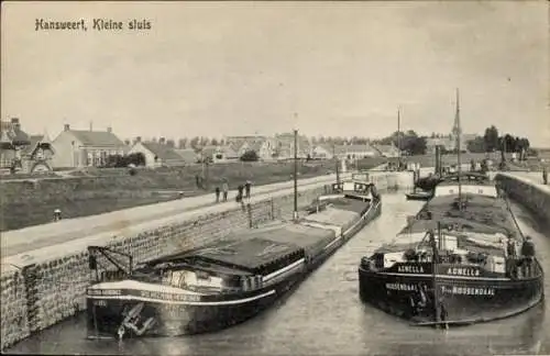 Ak Hansweerd Hansweert Zeeland Niederlande, Kleine Schleuse, Lastkähne
