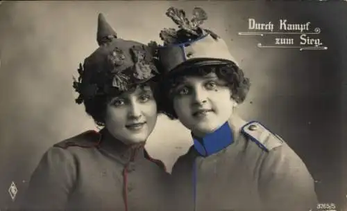 Ak Durch Kampf zum Sieg, Zwei Frauen in Uniformen