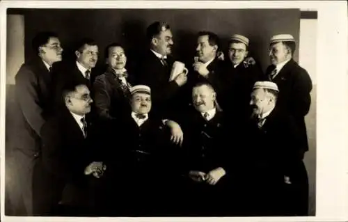 Studentika Foto Ak Studenten-Gruppenfoto, Bierkrug