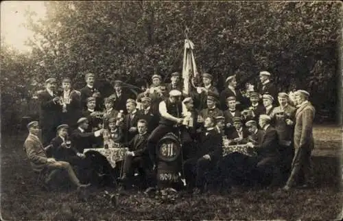 Studentika Foto Ak Studenten-Gruppenfoto, Standarte, Fass, Bier