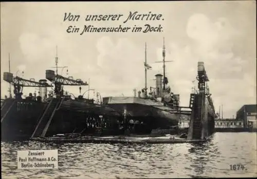 Ak Deutsches Kriegsschiff, Minensucher im Schwimmdock