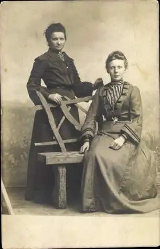 Foto Ak Zwei Frauen, Portrait