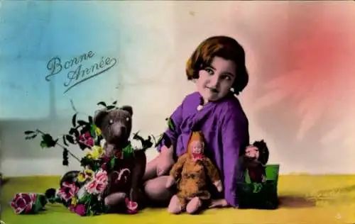Ak Glückwunsch Neujahr, Mädchen mit Puppe und Teddybär, Blumenstrauß