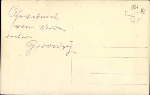 Foto Ak Kavallerist posiert mit Pferd im Wald