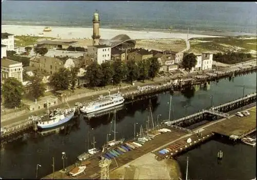 Ak Ostseebad Warnemünde Rostock, Am Strom, Schiffe, Luftaufnahme