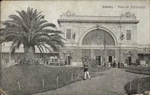 Ak Livorno Toscana, Bahnhof, große Palmansicht, historische Architektur, Verkehr, Menschen