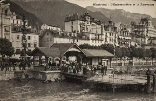 Ak Montreux Kanton Waadt Schweiz, Embarcadère mit Menschenmenge, Gebäude im Hintergrund, Berge