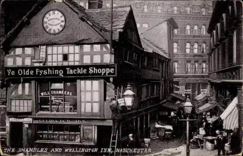 Ak Manchester England, Ye Olde Fyshing Tackle Shoppe, Wellington Inn, The Shambles, historisch...