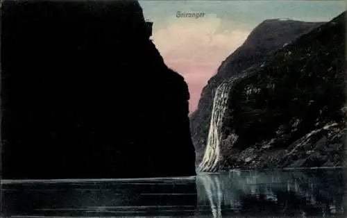 Ak Geiranger Norwegen, Geiranger Fjord, Wasserfall, hohe Felsen, Wasserfläche