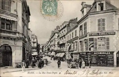 Ak Blois Loir-et-Cher, Straße mit Gebäuden, Gasthaus, Geschäfte, Menschen auf der Straße