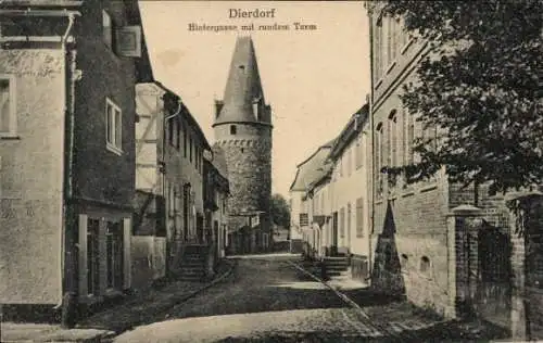 Ak Dierdorf im Westerwald, Hintergasse mit rundem Turm,  Architektur