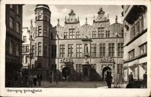 Ak Gdańsk Danzig, Zeughaus, Straßenansicht