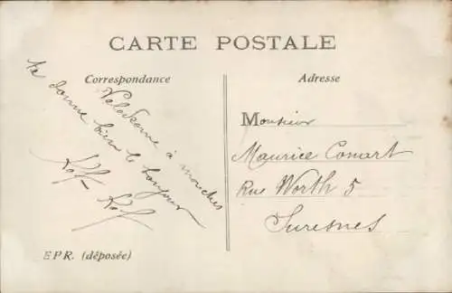 Ak Reims Marne,  junger Mann mit Fliege und Pfeil und Bogen.