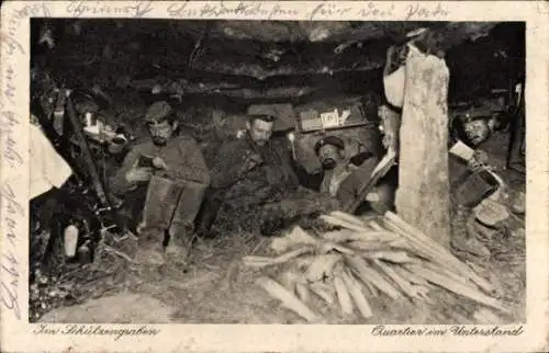 Ak Im Schützengraben, Quartier im Unterstand