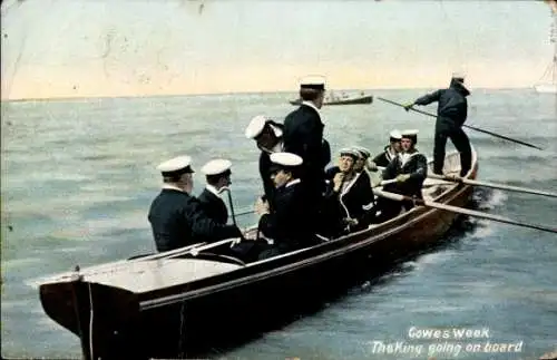 Ak Cowes Isle of Wight England, Cowes Week. The King going on board