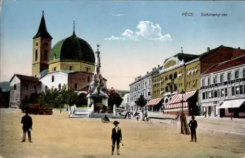 Ak Pécs Fünfkirchen Ungarn, Széchenyi-tér, Kuppelkirche, Brunnen, historische Gebäude, Menschen