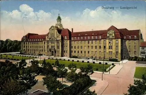 Ak Duisburg im Ruhrgebiet, Duisburg Landgericht, großes Gebäude, Parklandschaft