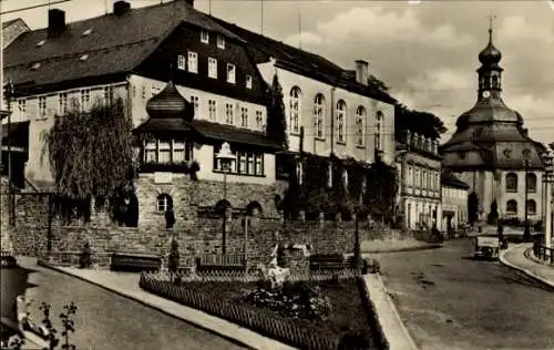 Ak Klingenthal im Vogtland Sachsen, Schloss mit Kirche