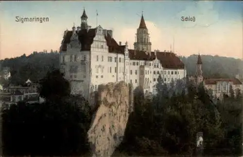 Ak Sigmaringen an der Donau, Sigmaringen Schloss, historische Architektur, malerische Landschaft