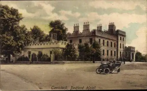 Ak Tavistock Devon England, Tavistock Bedford Hotel, historisches Gebäude, Auto auf der Straße...