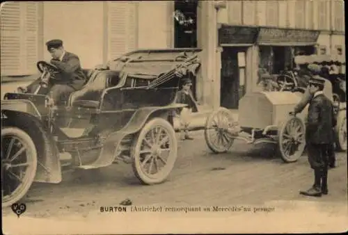 CPA Burton Autriche remorquant sa Mercédès au pesage, Autos
