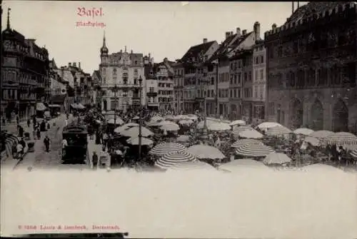 Ak Basel Bâle Stadt Schweiz, Marktplatz, Gebäude und Marktstände, Menschen und Autos, historis...