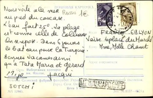 Ak Sotschi Russland, Strand, Menschenmenge, Architektur, Meer, Berglandschaft