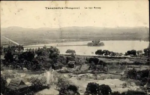 Ak Antananarivo Tananarive Madagaskar, Seeansicht des Lac Anosy, Bäume und Landschaft, Tananarive