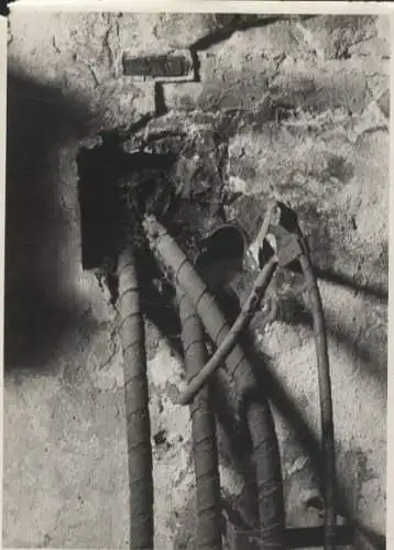 Original Foto Berlin Kreuzberg, Viktoriapark, Stromkabel, um 1945/46, ca. 13 x 18 cm