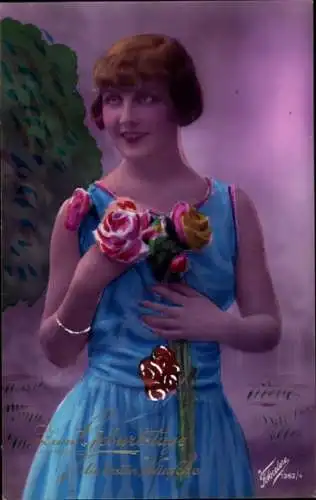 Ak Glückwunsch Geburtstag, Frau in blauem Kleid, Blumen