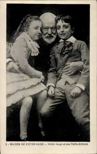 Ak Paris I Louvre, Victor Hugo mit seinen Enkeln
