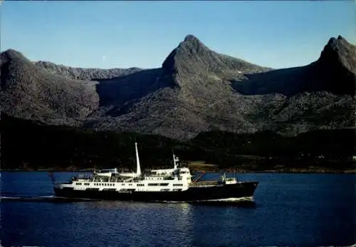 PC The Express coastal liner at The seven sisters