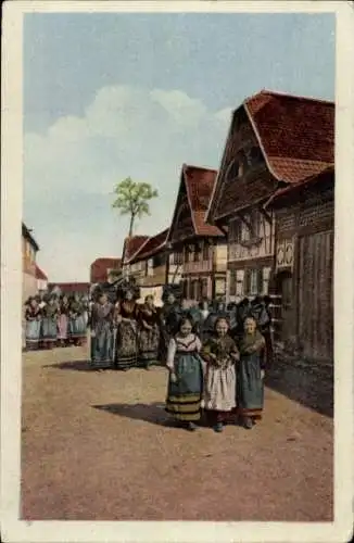 Ak Straßburg Elsass Bas Rhin, Straßenszene mit Frauen in Tracht