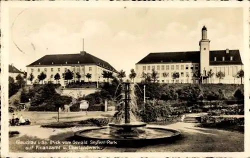Ak Glauchau in Sachsen, Oswald Seyfert Park, Finanzamt, Oberlandwerk