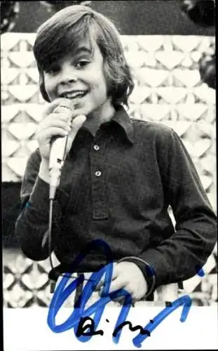 Ak Sänger Nicki, Portrait mit Mikrofon, Autogramm