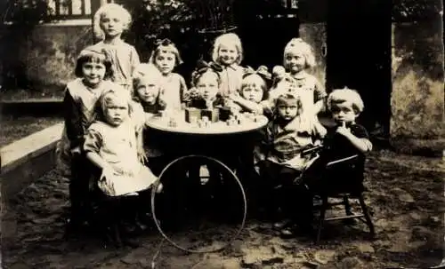 Foto Ak Kinder, Gruppenbild