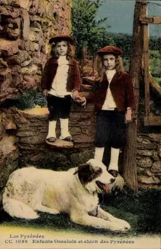 Ak Pyrenäen, Kinder in Volkstrachten, Hund