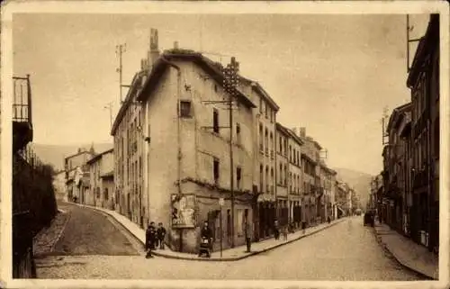 Ak Tarare Rhône, Straßenansicht mit Menschen, die spazieren gehen